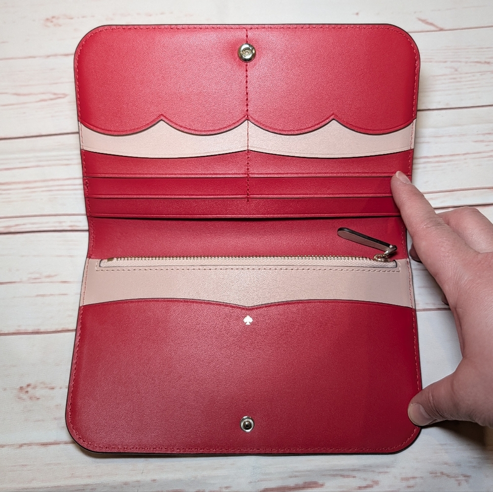 🎉 SALE 🎉 Like New Kate Spade Scallop Wallet Clutch - Picture 4 of 6